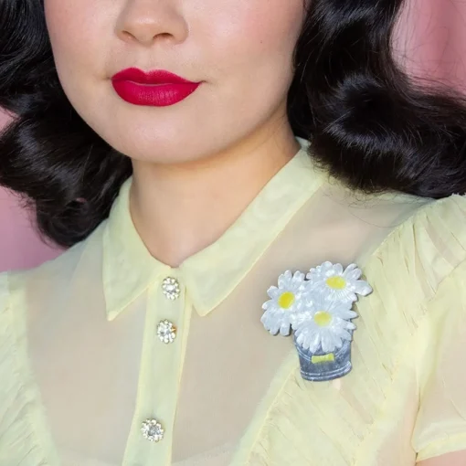 Erstwilder Day'S Eye Brooch* Brooches