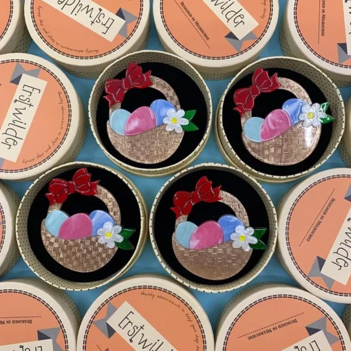 Erstwilder Egg Hunter'S Hamper Brooch* Brooches