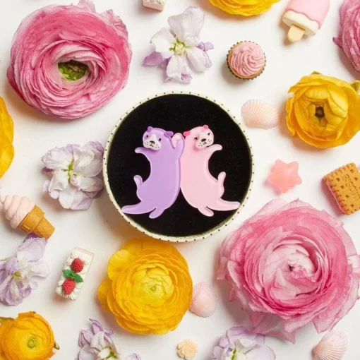 Erstwilder Eric'S Otters Brooch* Brooches
