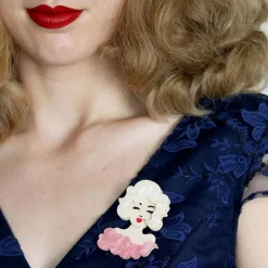 Erstwilder Holly Wood Brooch* Brooches