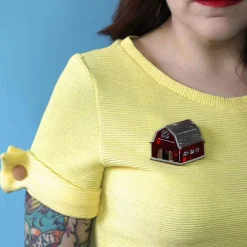 Erstwilder House Of Hootenanny Brooch* Brooches