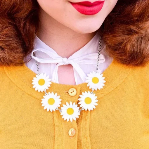 Erstwilder She Loves Me Daisy Necklace* Necklaces
