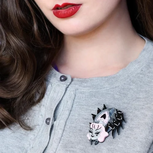 Erstwilder Spinner Of Spells Brooch* Brooches